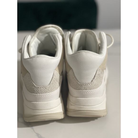 UGG CapTrail High women Size 9 beige - Picture 4 of 9